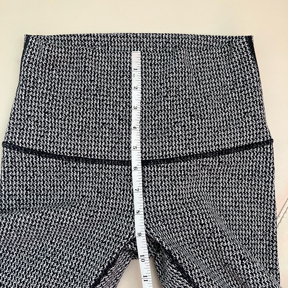 Lululemon 🍋 High Times 7/8 Length Pant In Teeny Tooth White Black Size 6 - Picture 6 of 9